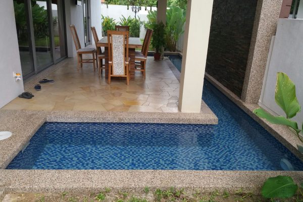 Indoor Pool Water Features - Eureka Pools