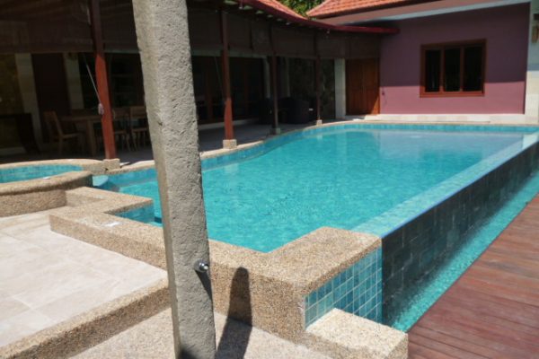 Resort Type - Infinity Pool - Eureka Pools